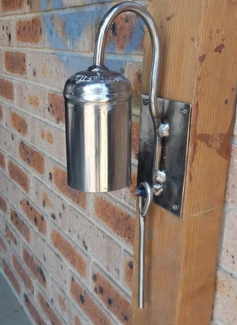 easy doorbell from scrap steel